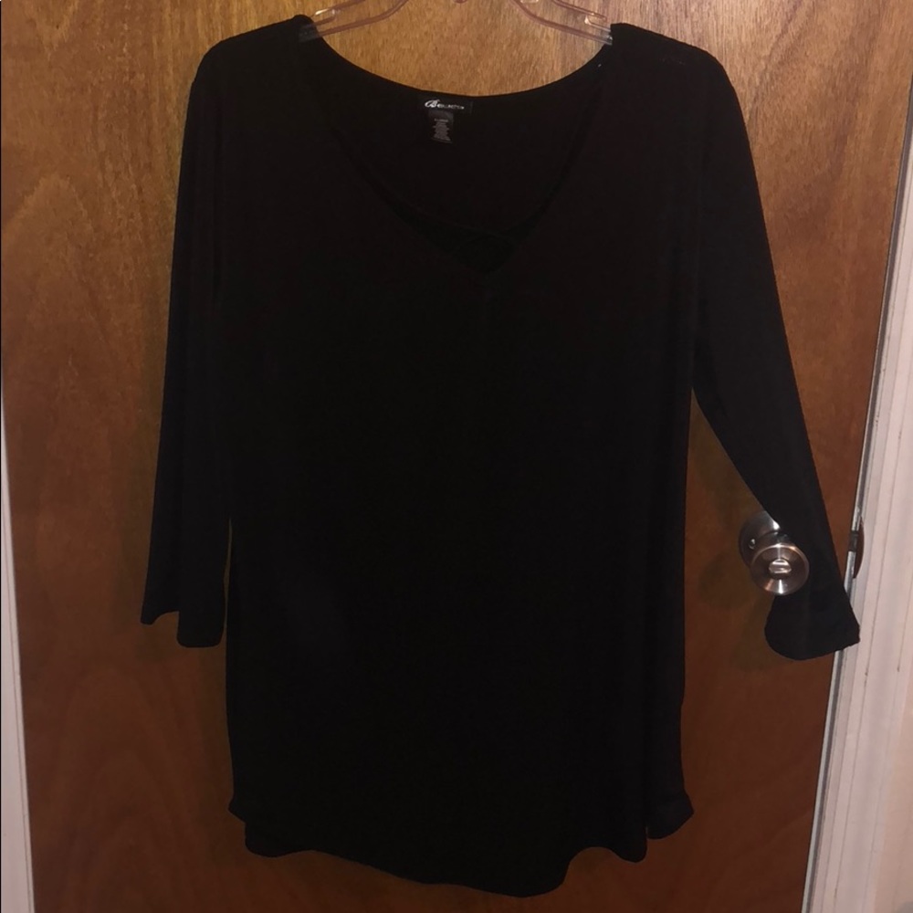 Black blouse with quarter link sleeves